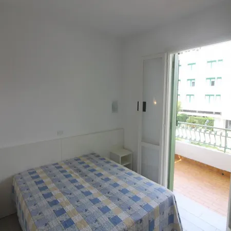 Spacious Flat Near The